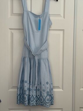 Draper James blue dress size 6  with lovely embroidery